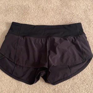 black lululemon shorts